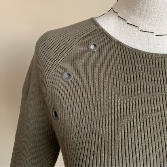 AKRIS Punto Olive Ribbed Cotton Knit Short Sleeve Tee Grommets - Picture 3 of 10